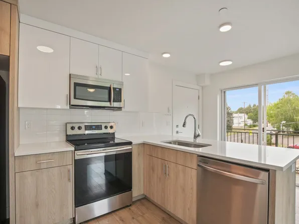 Sunnyside 12 Apartments, 4730 SE Belmont St Unit 5, Portland, OR 97215