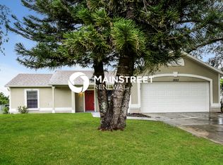 1923 NE 27th Ter, Cape Coral, FL 33909