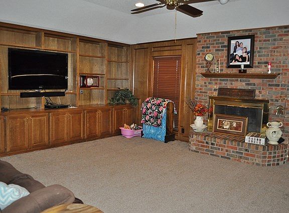 3rd image of 4905 Canterbury Dr