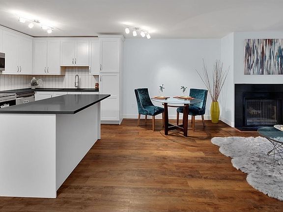 3rd image of 932 Robinson St #218