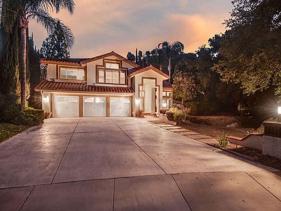 2nd image of 32515 Aspenview Ct