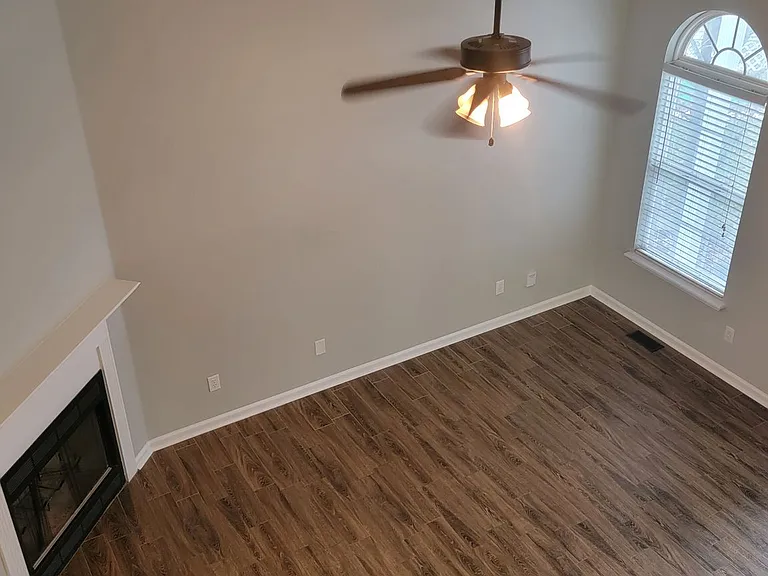 696 Liberty Hill Dr — Photo 12