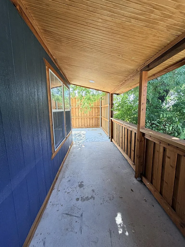 1 bed, 1.0 bath, 926 sqft, $1,700 — Photo 3