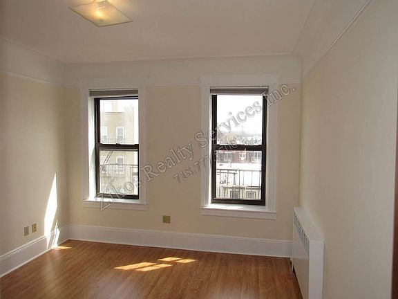 5th image of 2371 37th St APT 4R
