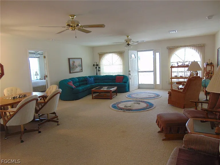 1092 Riverbend Dr — Photo 13