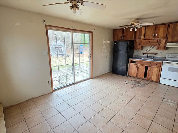 4th image of 44 Plough Rd