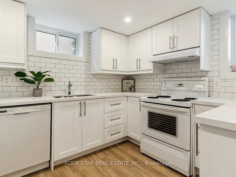 129 W 32nd St #LOWER — Photo 6
