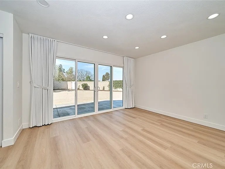 15061 Talley St — Photo 23