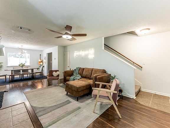 4th image of 146 Broadmoor Dr
