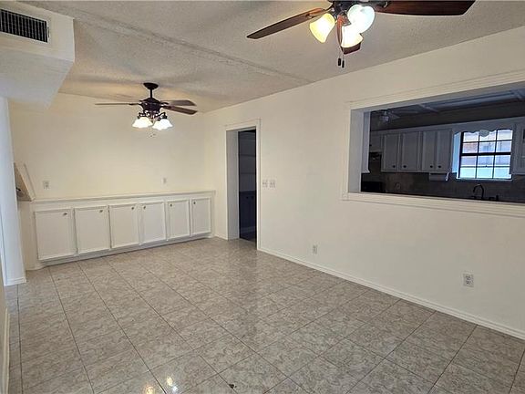 4th image of 809 E Azalea Ave