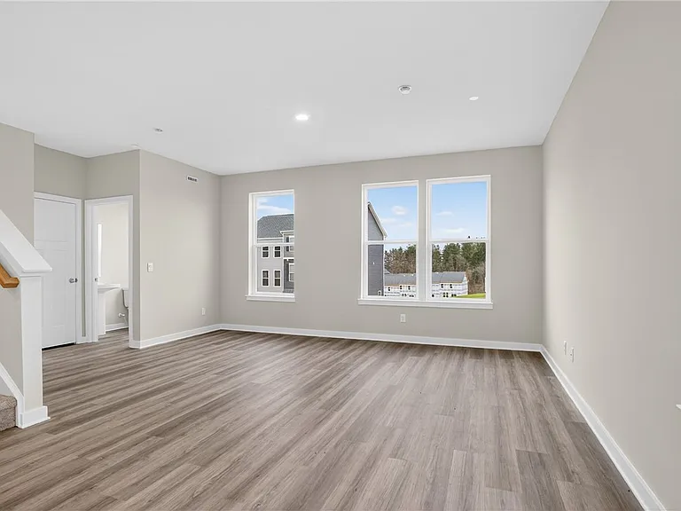 704 Olivia St — Photo 13