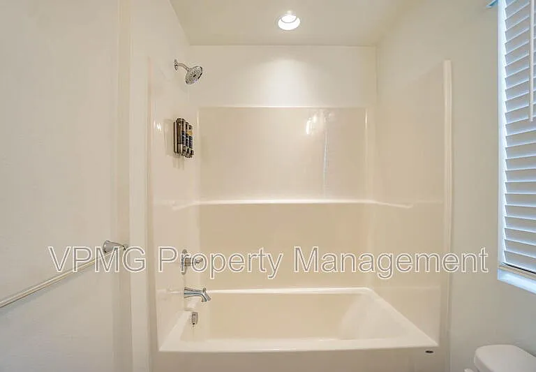 2301 SW 5th Pl — Photo 23