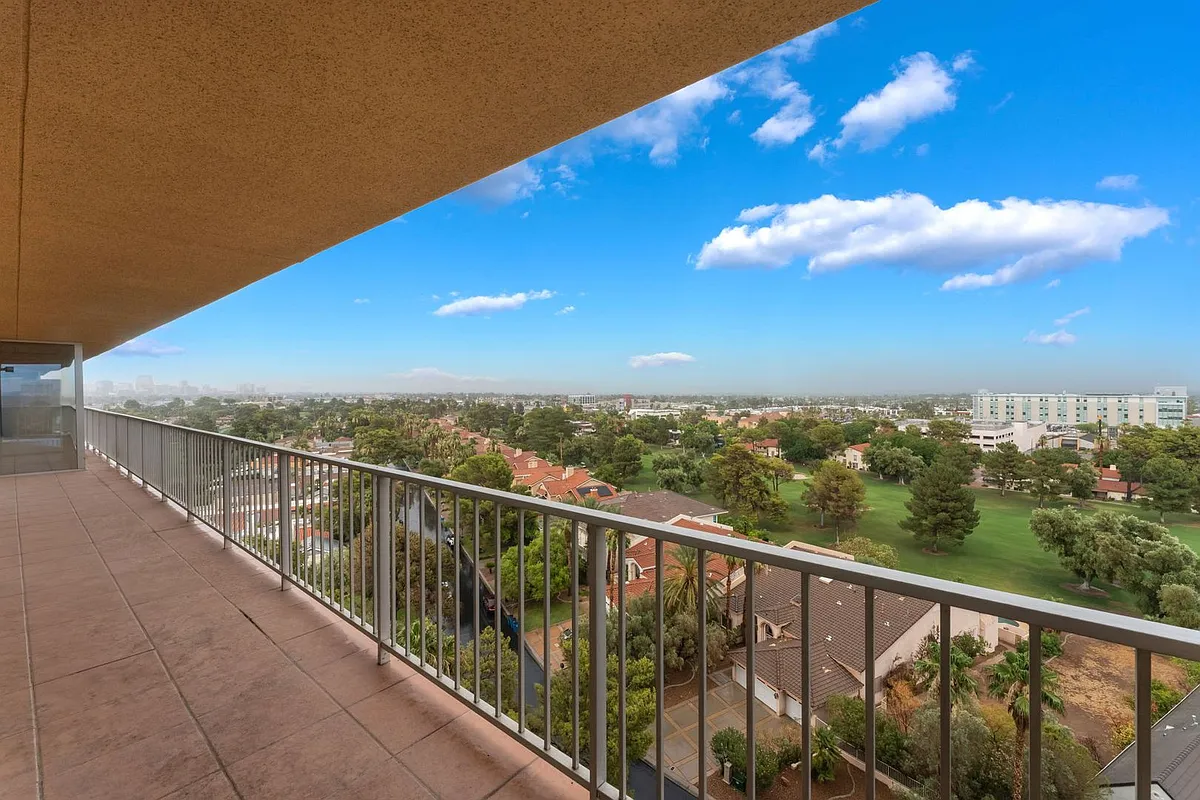 Building Photo - 3111 Bel Air Dr #11B