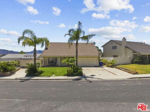 15362 Rhododendron Dr, Santa Clarita, CA 91387