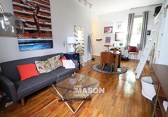 3rd image of 470 W 23rd St #204