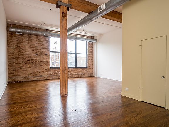 5th image of 2650 W Belden Ave #203