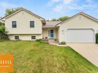 504 Glacier Trl, Mount Horeb, WI 53572