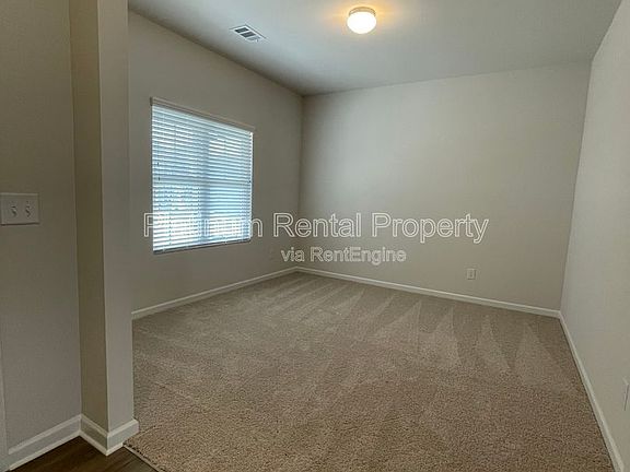 5th image of 74 Hampton Rdge Way