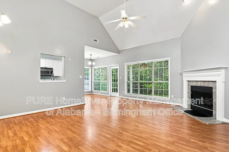 3 bed, 2.0 bath, 1675 sqft, $1,900 — Photo 3