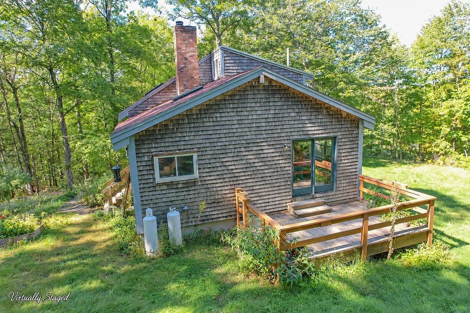 3 bed, 2.0 bath, 1385 sqft, $3,200 — Photo 4