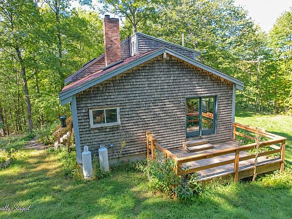 4th image of 70 Ledge Farm Rd #A