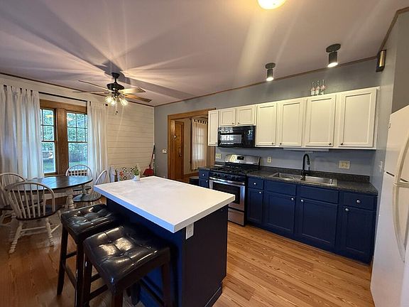 2nd image of 818 N 21st St