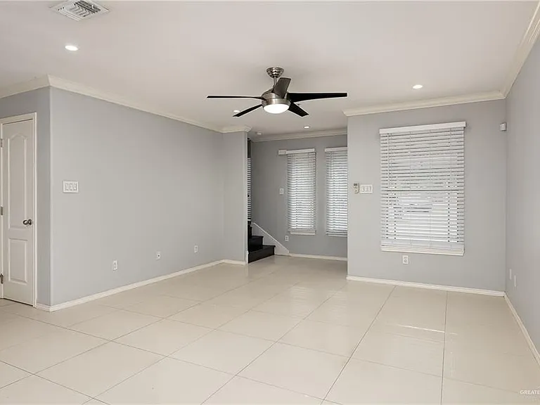 103 S 48th Ln #3 — Photo 5