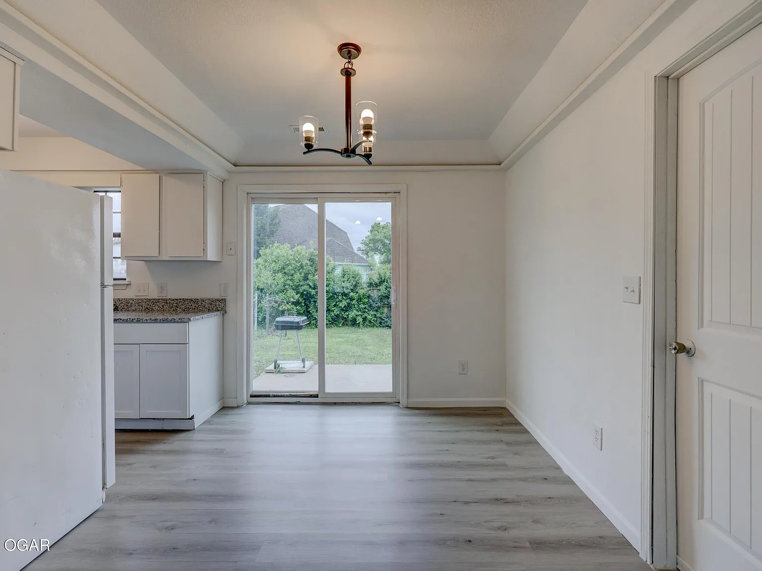 2 bed, 1.5 bath, 904 sqft, $1,100 — Photo 4