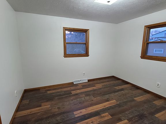 3rd image of 145 8th Ave E