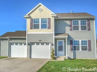 8297 Briar Ln, Jenison, MI 49428