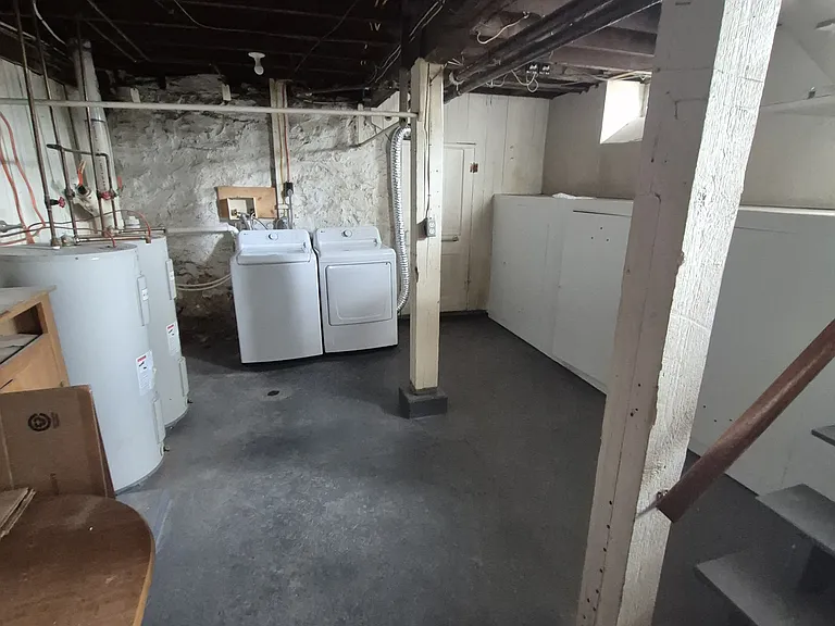 235 E Maple St #2 — Photo 6