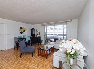 3195 Foxcroft Rd #F302, Hollywood, FL 33025