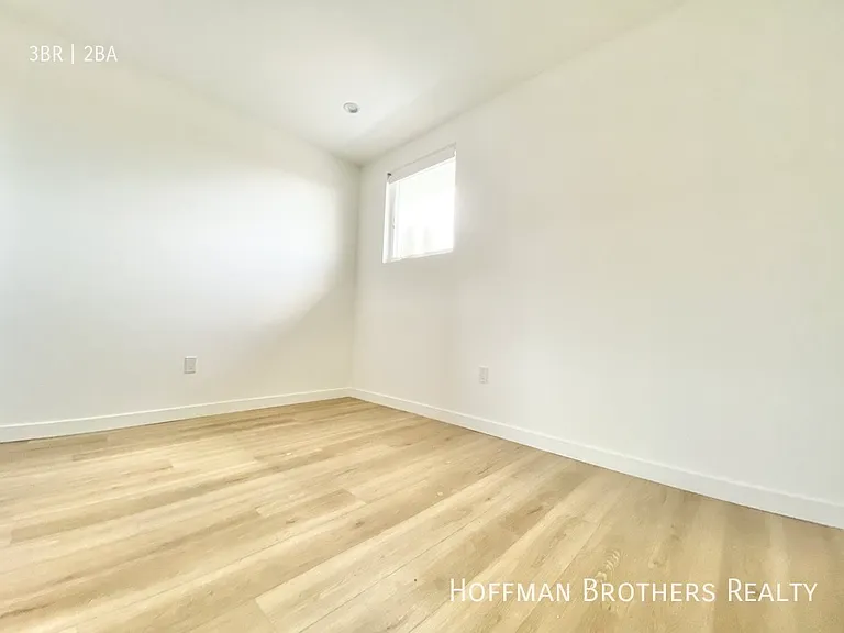 233 Rosemont Ave #8 — Photo 10
