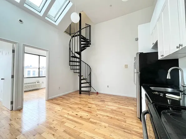 320 Melrose Street image 1 of 23