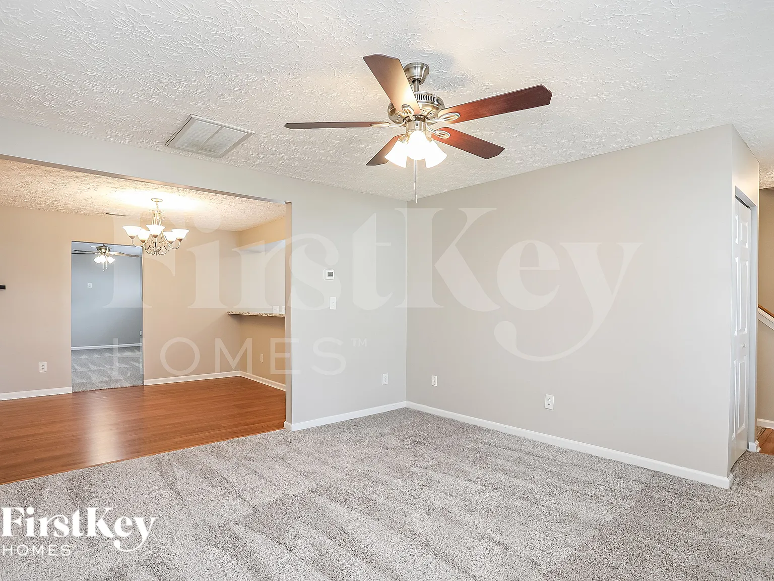4 bed, 2.5 bath, 2296 sqft, $2,590 — Photo 3