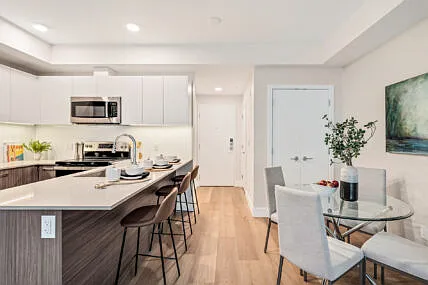 45 Gorge Rd E — Photo 8