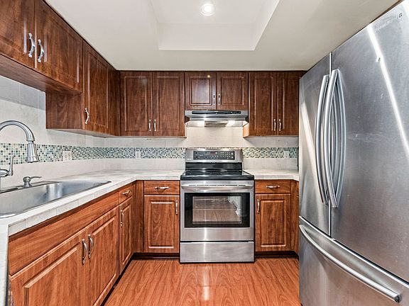 5th image of 2005 SE 10th Ave APT 410