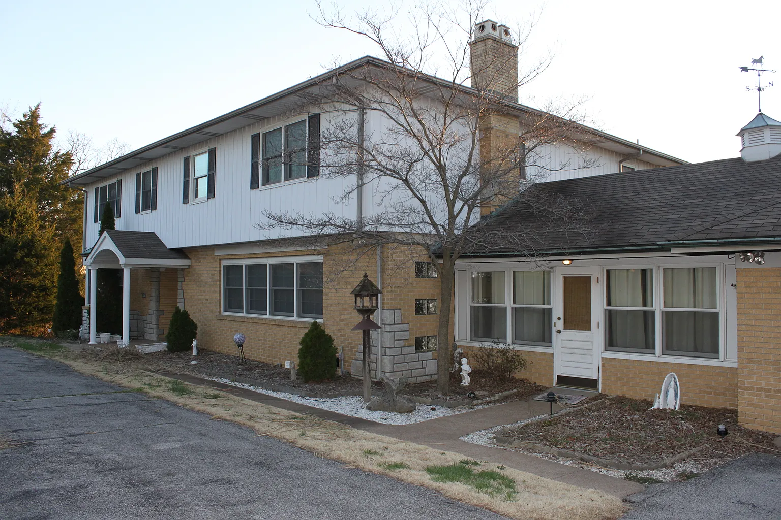 9431 Golfinhurst Ln photo 1