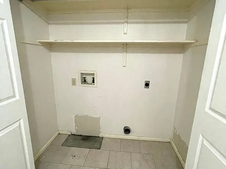 197 Southway Dr #B — Photo 10
