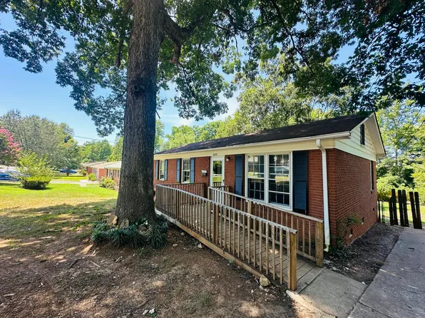 5027 Curtiswood Dr, Charlotte, NC 28213