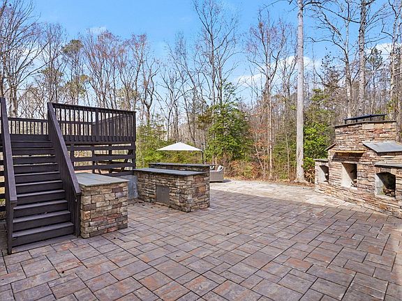 2nd image of 110 Lexington Ave