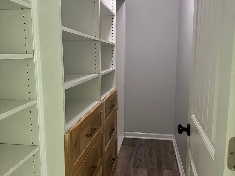 303 Tuscan Ct — Photo 11