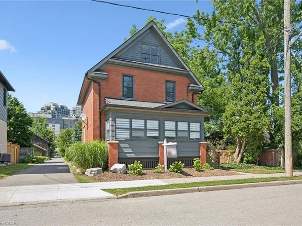 100 Dawson St, Waterloo, ON N2L 1R4