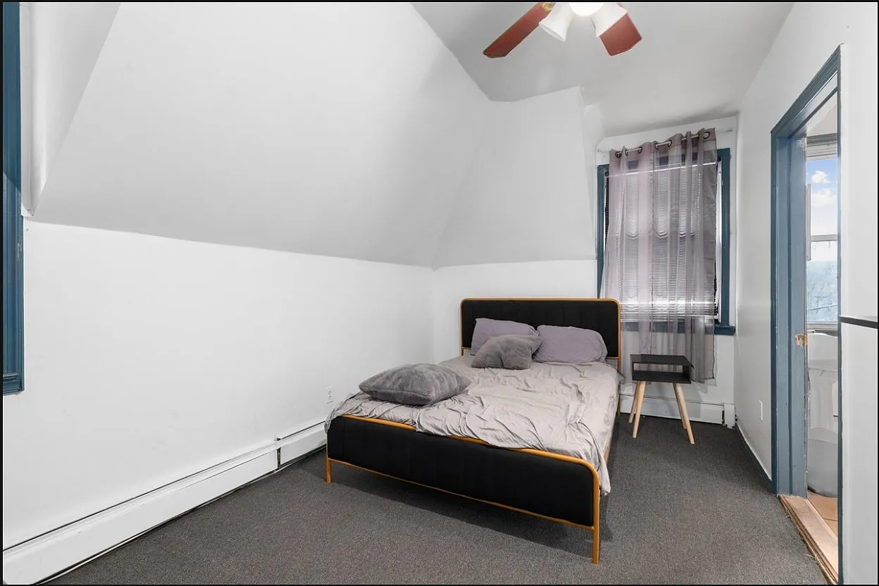 9 Troy — Photo 2