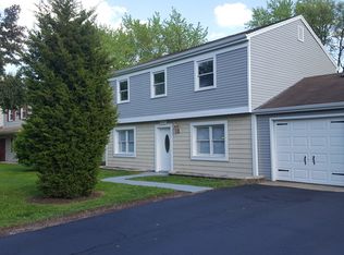 545 White Oak Rd, Bolingbrook, IL 60440