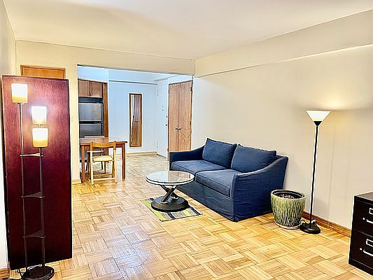 3rd image of 210 E 36th St APT 4B