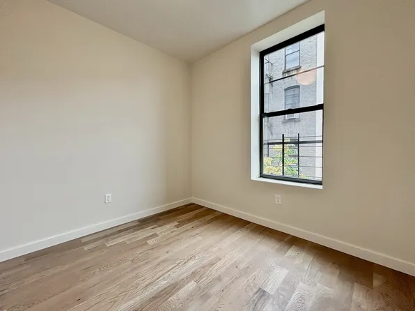 524 West 134th Street image 3 of 21