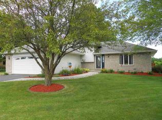 3041 N Silver Ridge Dr, Oregon, IL 61061