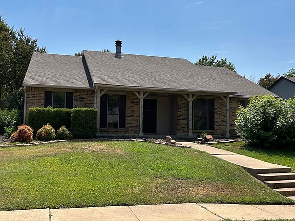 2nd image of 2801 Edinburg Ln
