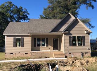 205 E 3rd St, Kenly, NC 27542
